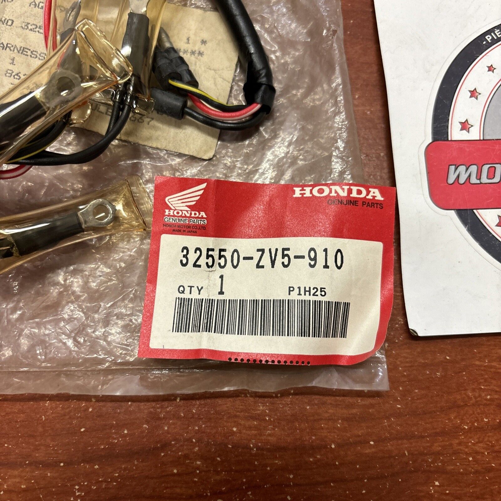 NOS Honda METER HARNESS 32550-ZV5-910 H153