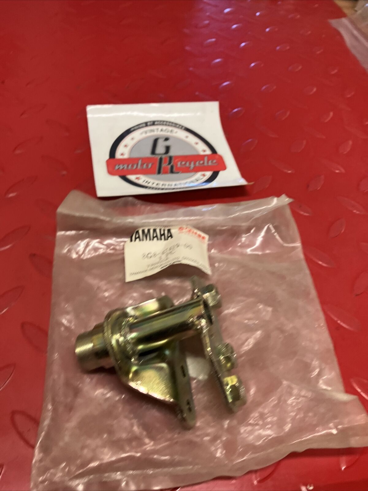 NOS YAMAHA ET340 BRACKET 7 8G8-47419-00-00 Y59