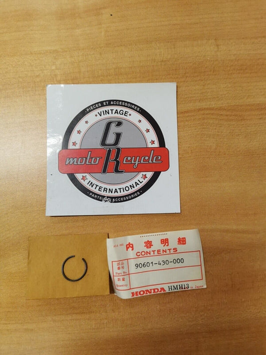 NEW NOS Honda ATC250R CR250R TRX250R TRX350 TRX500 CLIP 90601-430-000 H27