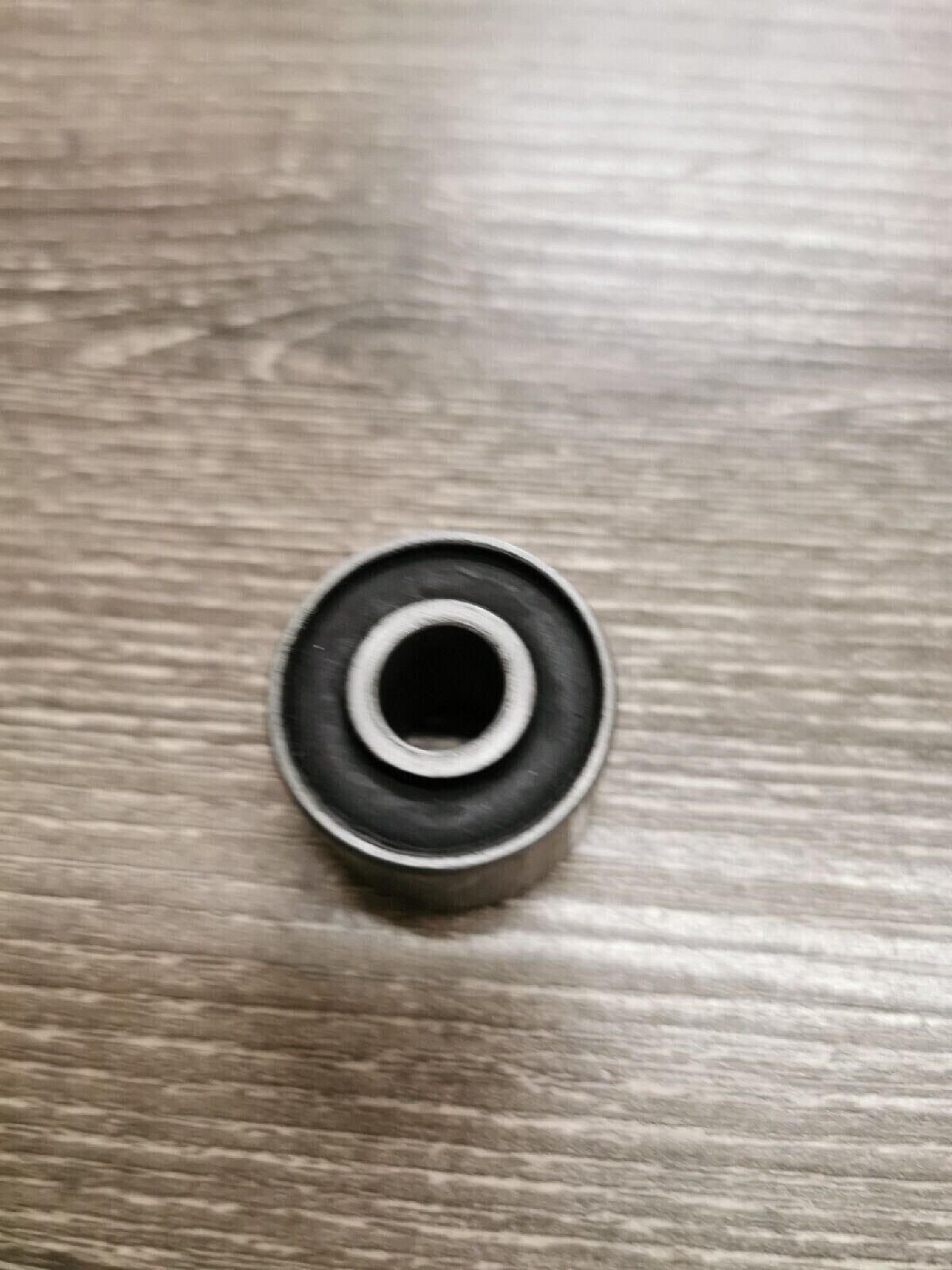 NOS YAMAHA ENGINE MOUNT DAMPER 2E9-15316-00-00 Y55