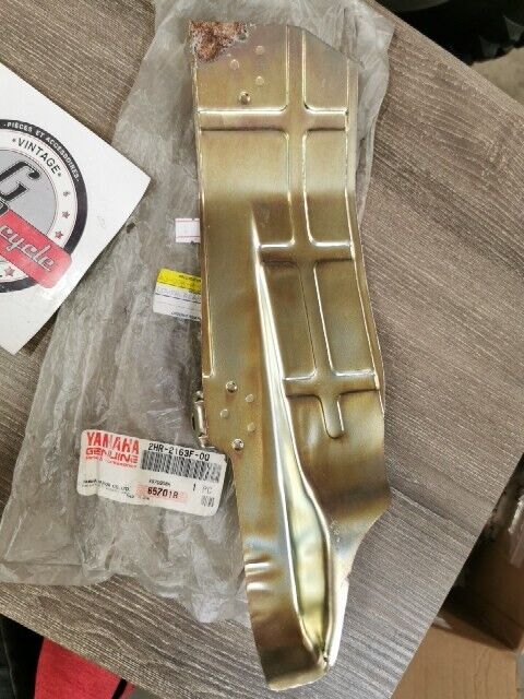 NOS YAMAHA YFM350FWE YFM350FWH YFM400FWB COVER REAR FENDER 2HR-2163F-00-00 Y104