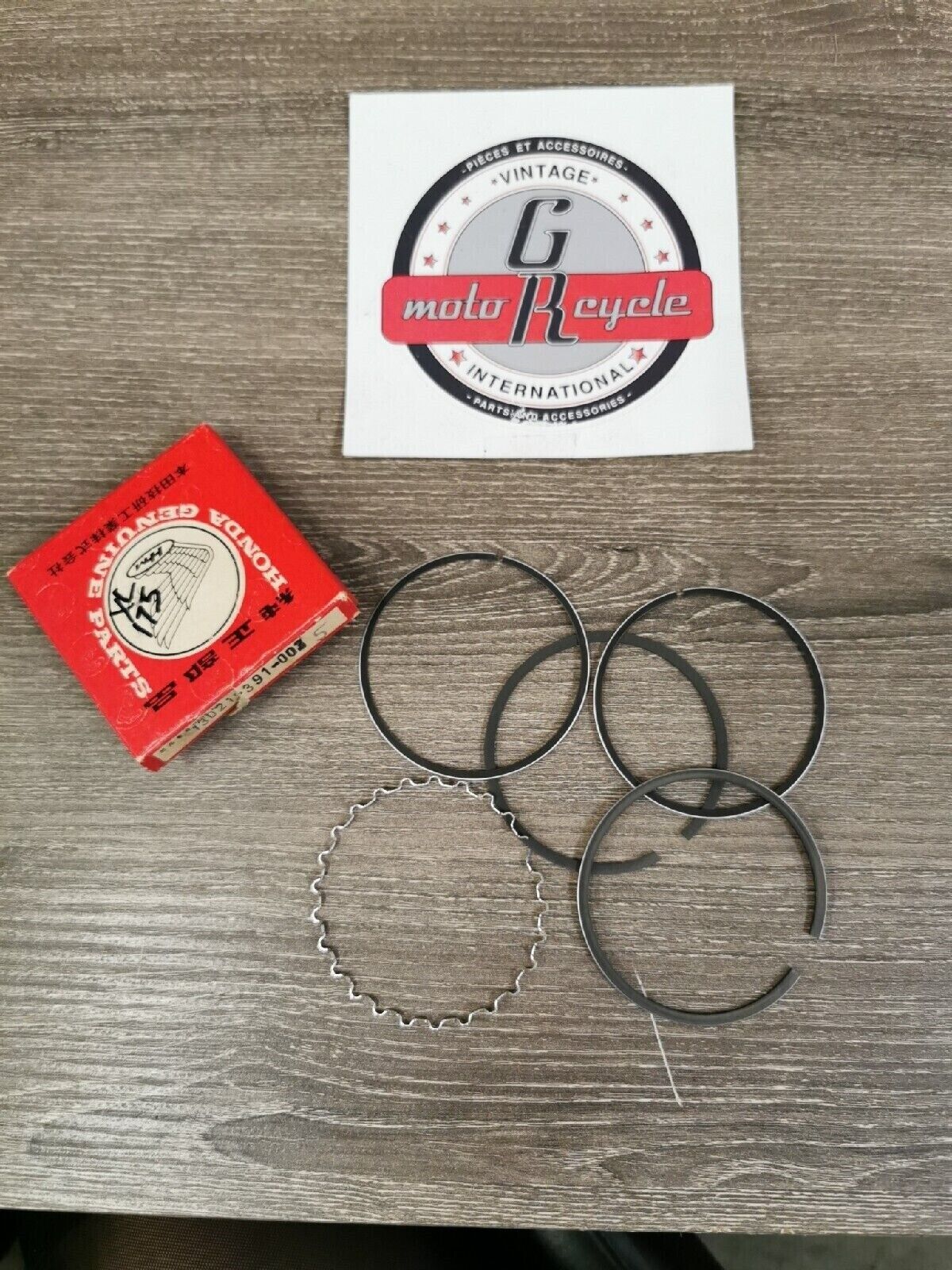 NOS HONDA XL175 1976 - 1978 RING SET PISTON 0.25  13021-391-003 H41