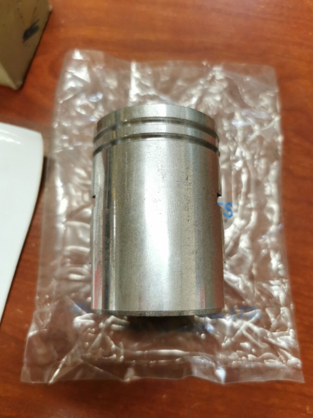 NOS Suzuki K10 K11 K15  PISTON STD 12110-03960 SUB. 12110-03002 S32