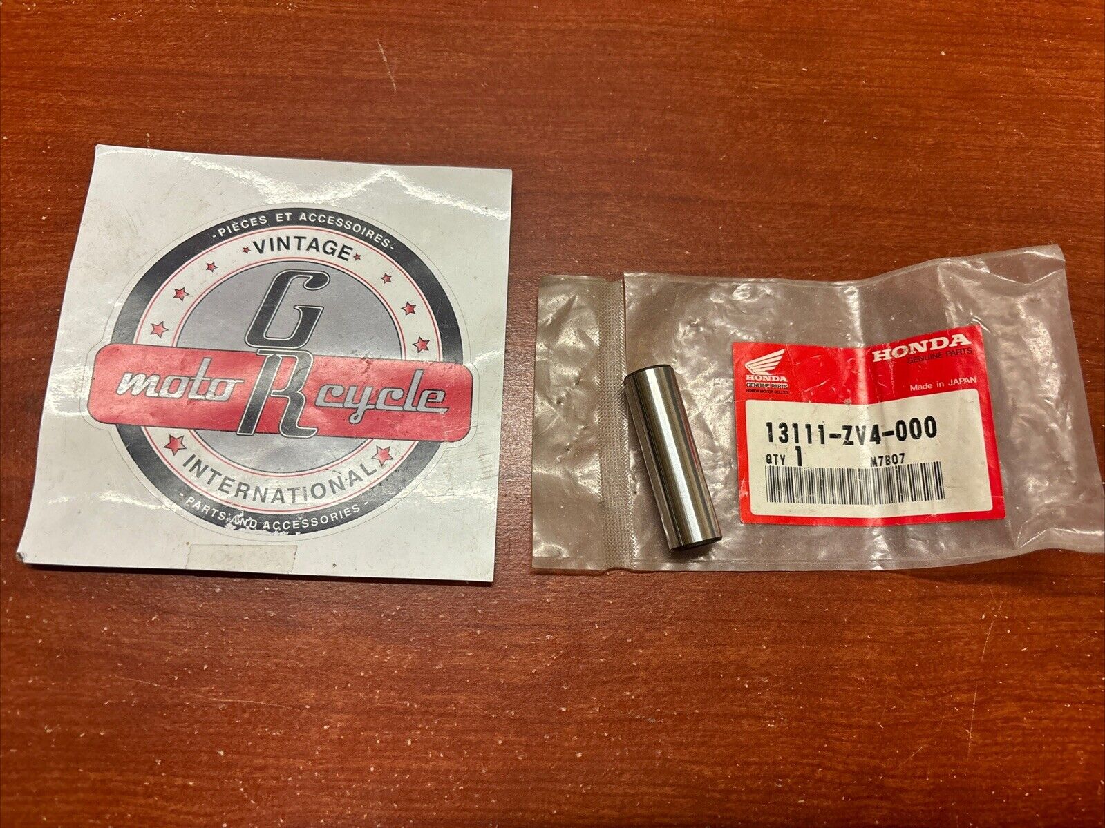NOS Honda BF9.9 BF15 PISTON PIN 13111-ZV4-000 H183