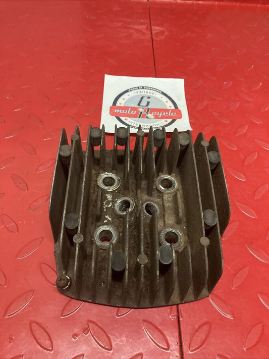 Suzuki RV125 1975 cylinder head jug barrel cover