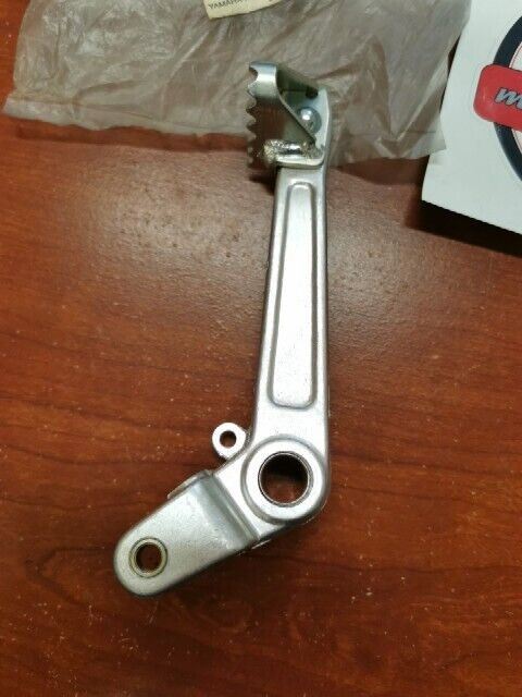NOS Yamaha 1984 1985 YZ125 BRAKE PEDAL 55Y-27200-00-00 SUB 39W-27200-00-00 Y107