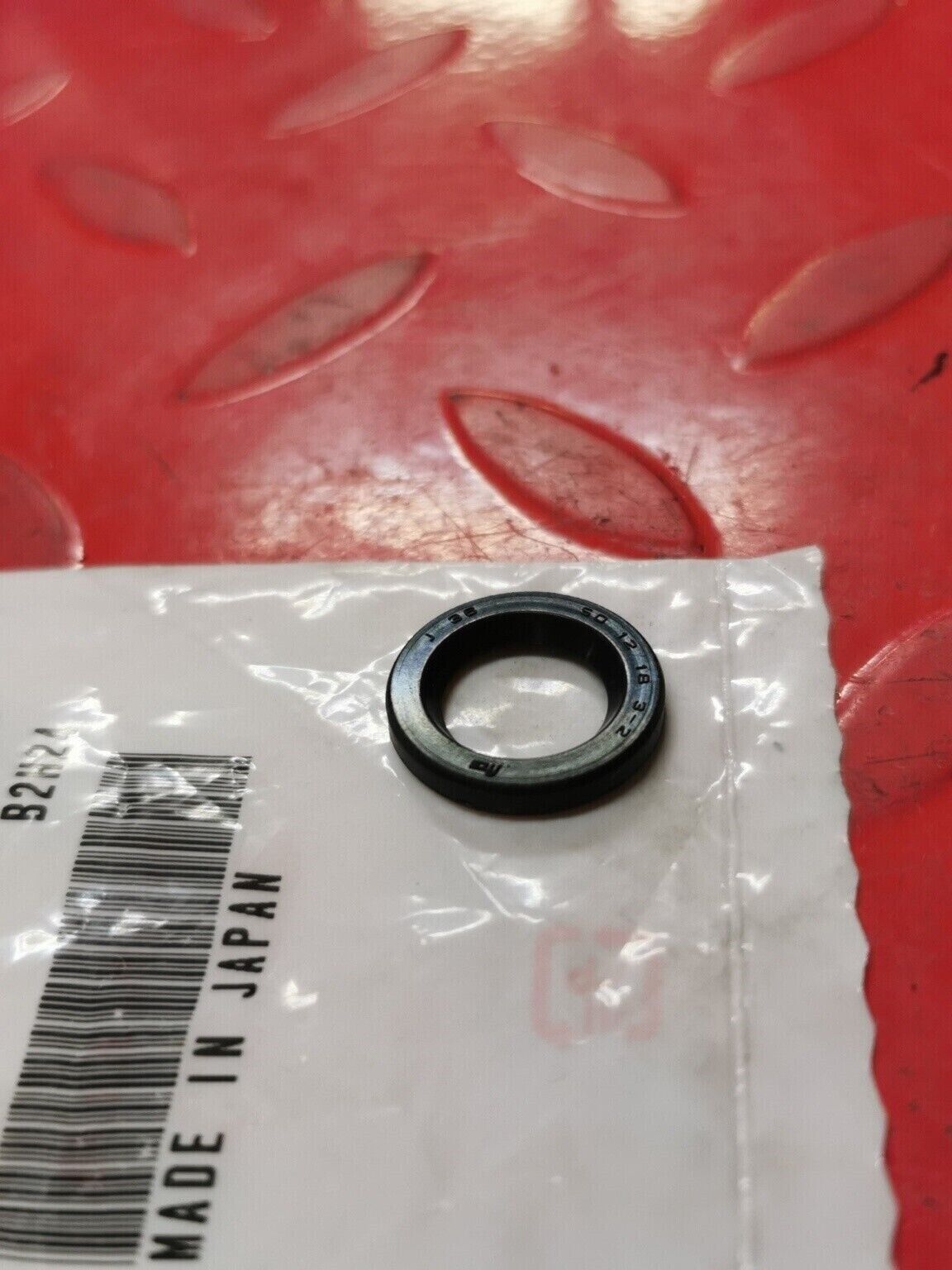 NEW NOS Honda GL500 CX500 CR250 CR500 OIL SEAL 91201-951-003 H27
