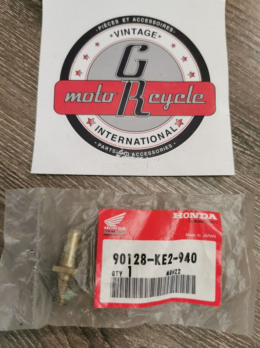 NOS HONDA XL125 BOLT 90128-KE2-940  H57