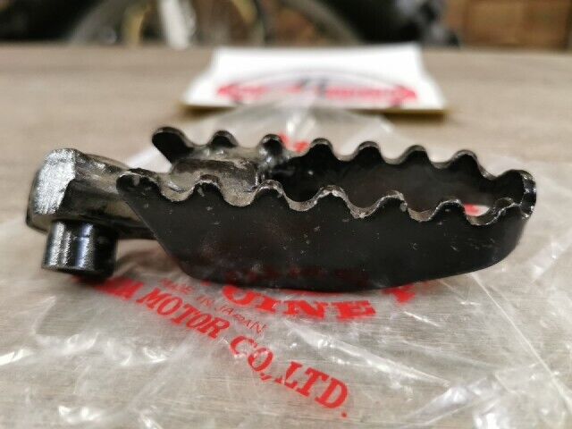 NOS HONDA MR175 MT125 MT250 XL175 1975 - 1977 ARM RIGHT STEP 50616-130-670 H82