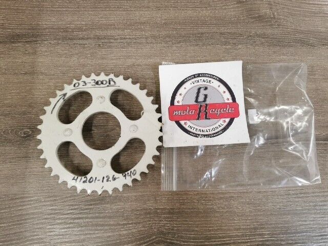 NOS  HONDA CT70 S65 SPROCKET FINAL DRIVEN 38T 03-300B  41201-126-940 j55