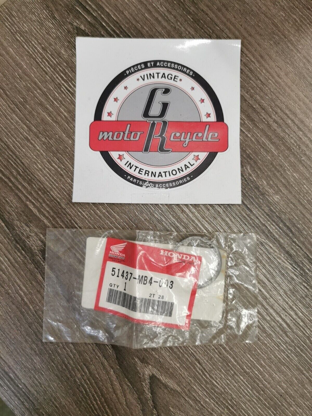 NOS HONDA GL1200 PISTON RING 51437-MB4-003  H52