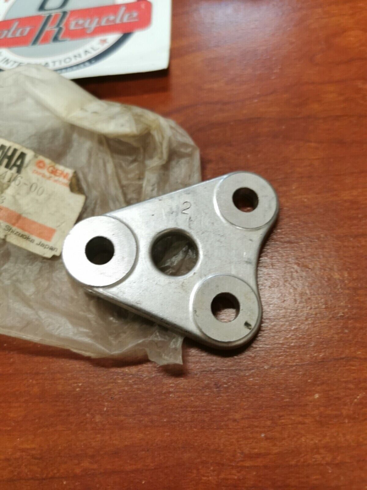 NOS Yamaha YZ490 WR500 FRONT UPPER BRACKET 2 40T-21416-00-00 Y87