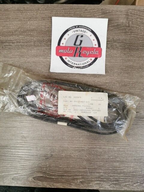 NOS HONDA GL1200A GL1200D 1984 - 1987 GOLDWING ANTENNA FEEDER 39152-MG9-871 H94