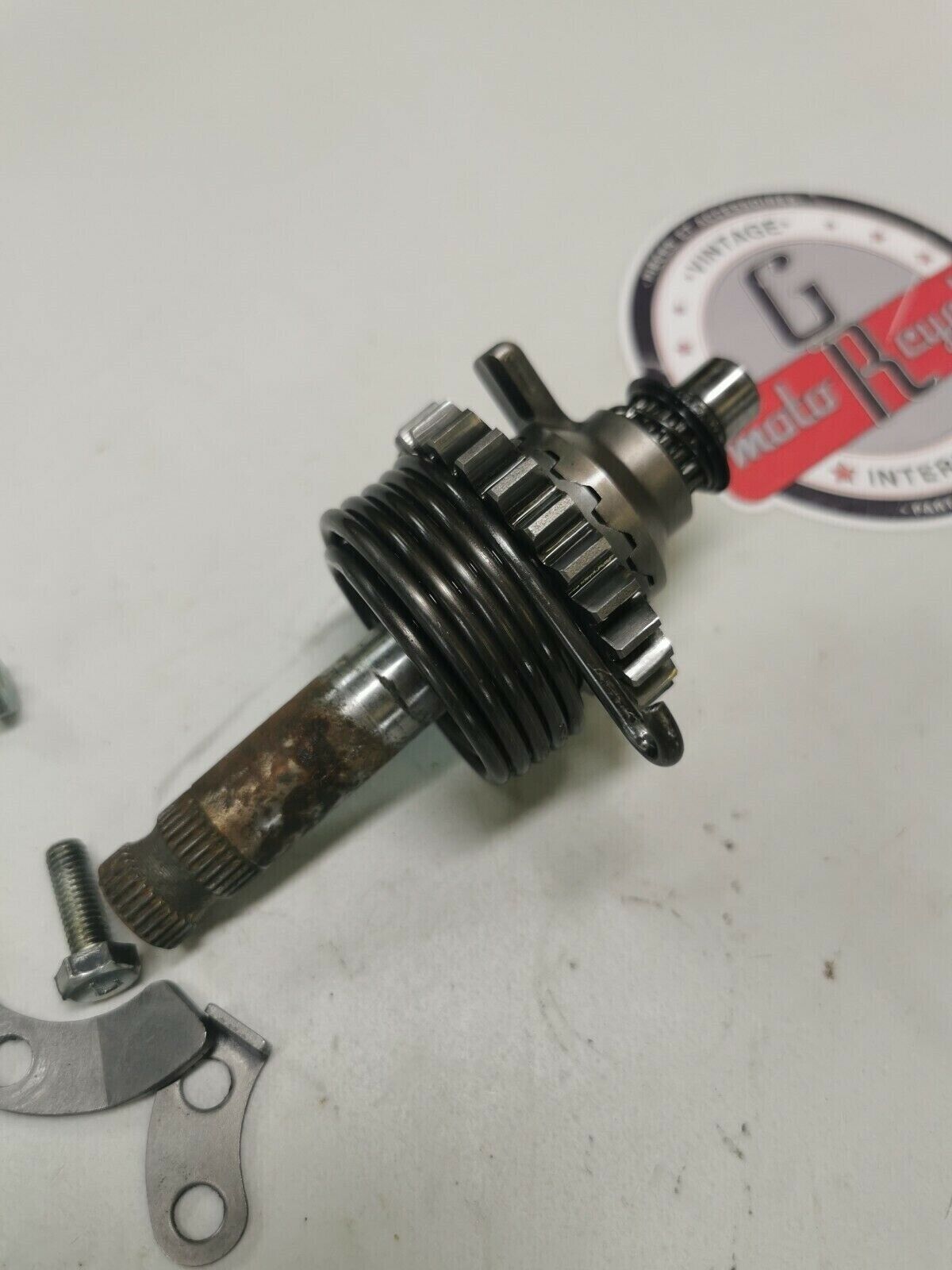 Kawasaki KX125 1980 kickstarter kick starter shaft spindle gear 13066-1005