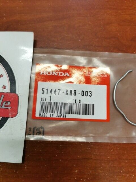 NOS Honda CB500 CBR250R CBR600F CR80R OIL SEAL STOPPER RING 51447-KR6-003 H152