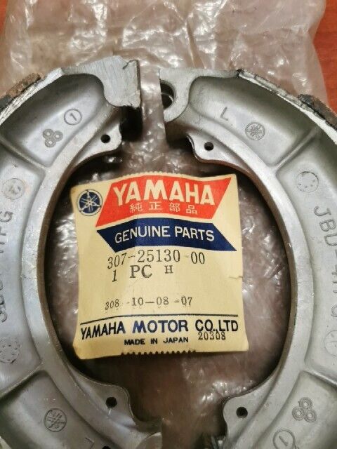 NOS Yamaha RD125 BRAKE SHOE KIT OF 2 307-25130-00 SUB 21L-W2535-00-00 Y125
