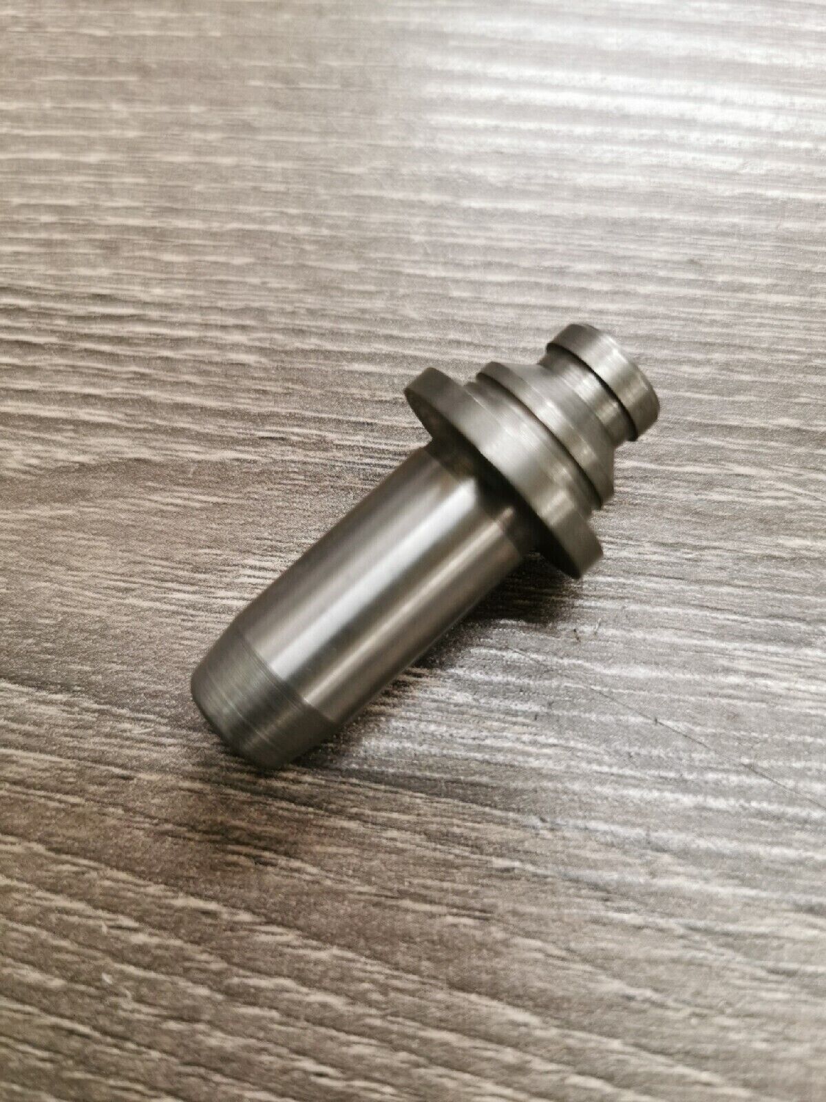 NOS YAMAHA GUIDE INTAKE VALVE 1ST O/S 1J7-11133-10-00 Y51