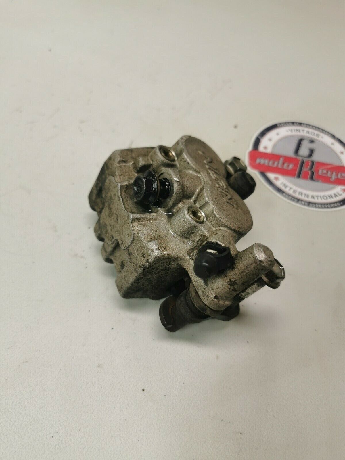Suzuki RM125 1991 Front brake caliper