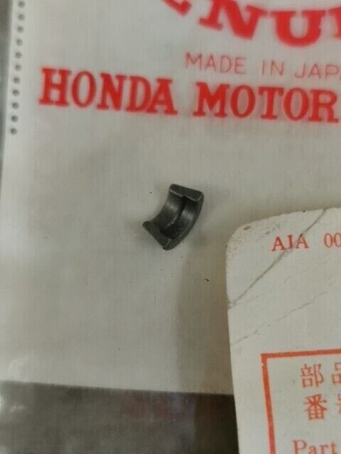 NOS HONDA CA160 CA175 CB125 COTTER VALVE 14781-235-000 SUB BY 14781-216-000  H79