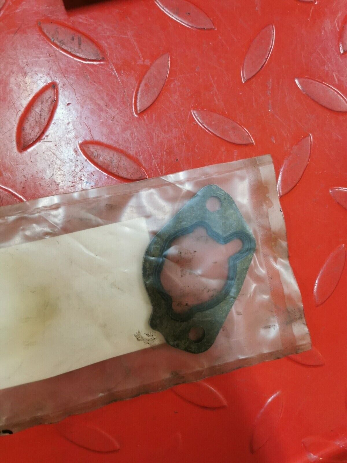 NOS Honda GX240 GX270 GX340 GX390 SPACER CARBURETOR 16220-ZA0-702 H27