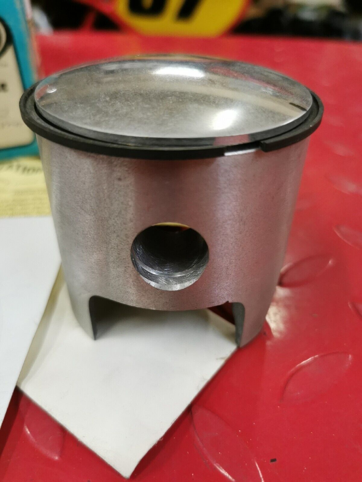 NOS WISECO  YAMAHA YZ250 1974 1975 PISTON Kit  2.00 OVER NO PIN  398 P8 J10