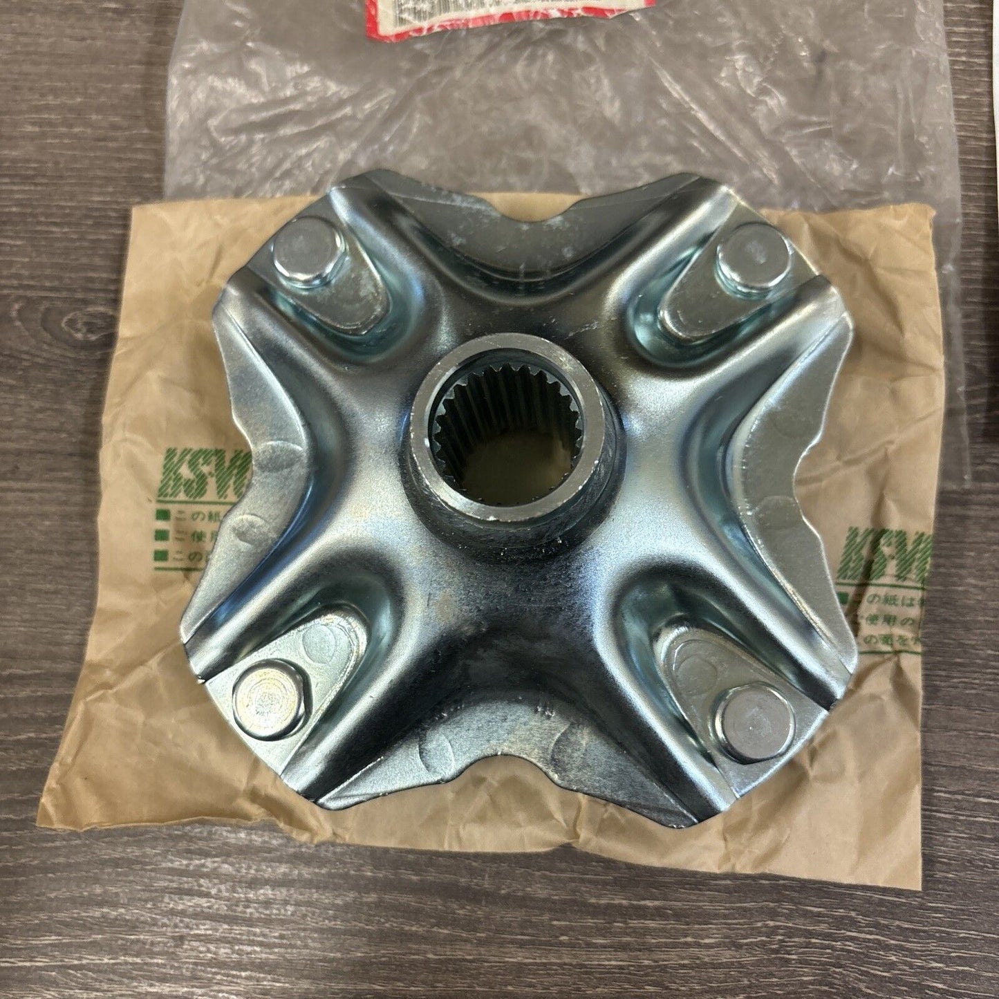 NOS Honda ATC110 ATC125M ATC200S REAR WHEEL HUB 42410-958-671 H114