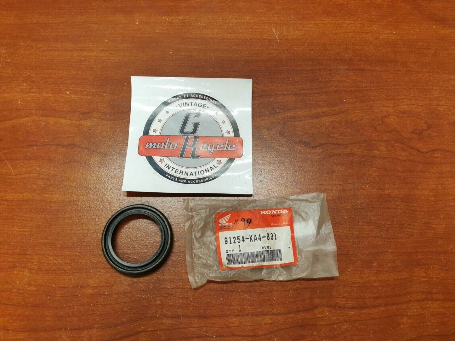 NEW NOS Honda CR250R XR650 XR600R XR400R CR500R FORK DUST SEAL 91254-KA4-831 H64