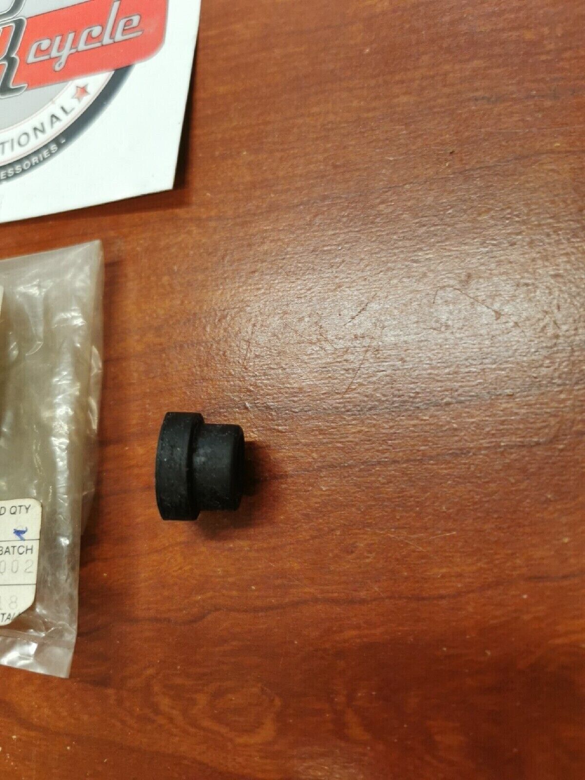 NOS Yamaha METER DAMPER 584-83541-00-00 Y69