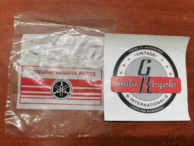 NOS Yamaha F9.9 RD125 RD200 SR125 T9.9 NEEDLE CLIP 389-14137-00-00 Y144