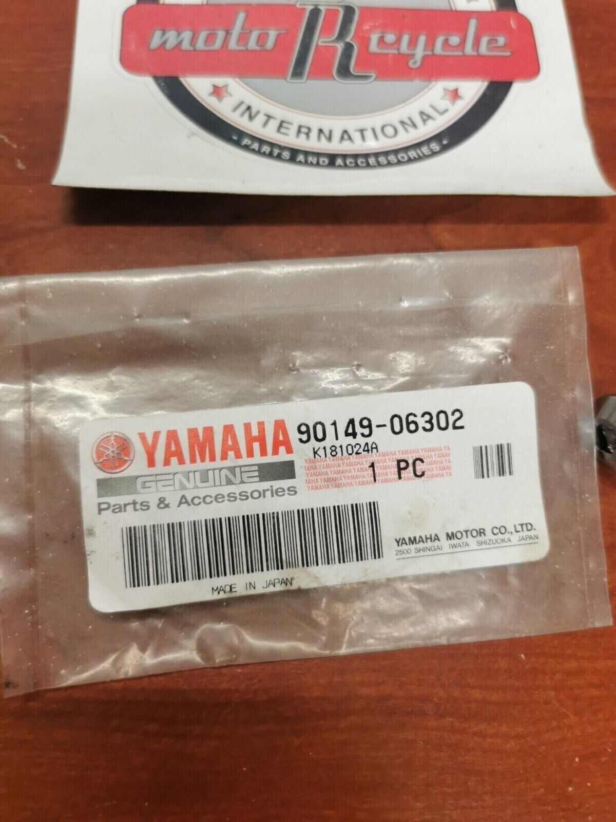 NOS Yamaha FZ6 YZFR1 SCREW 90149-06302-00 Y82