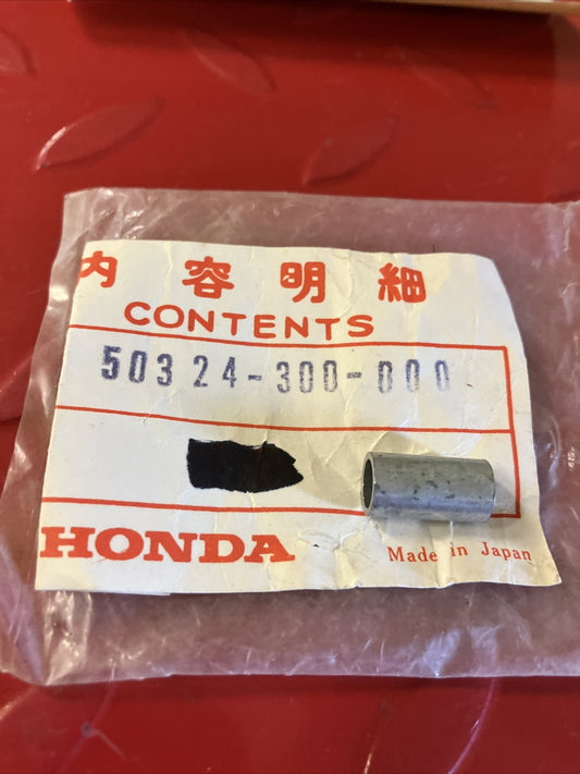 NEW NOS HONDA CB750 COLLAR BATTERY BOX 50324-300-000 H24