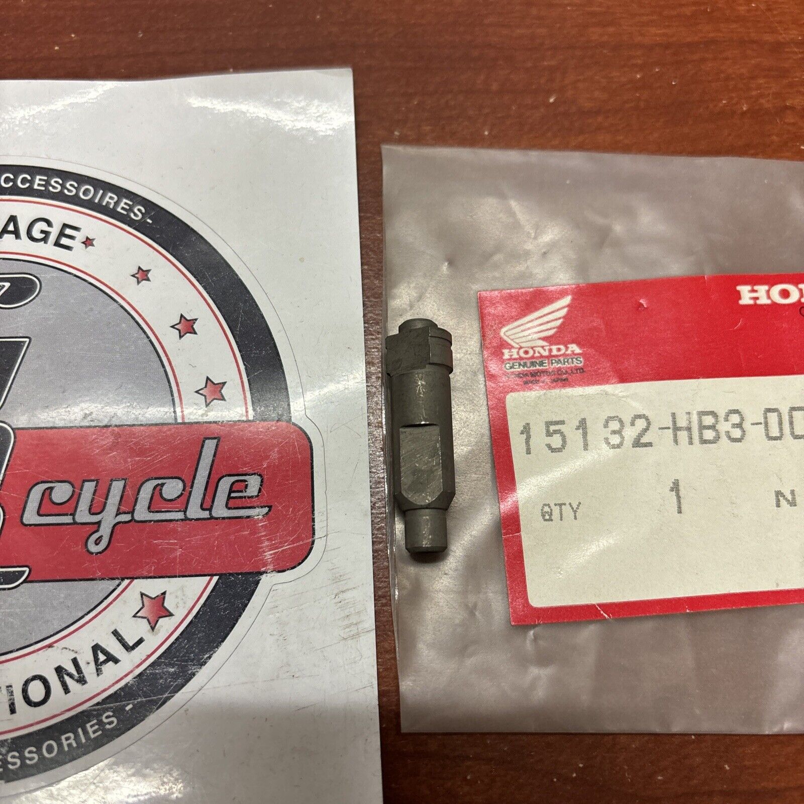 NOS Honda ATC200X TRX200 OIL PUMP SHAFT 15132-HB3-000 H167