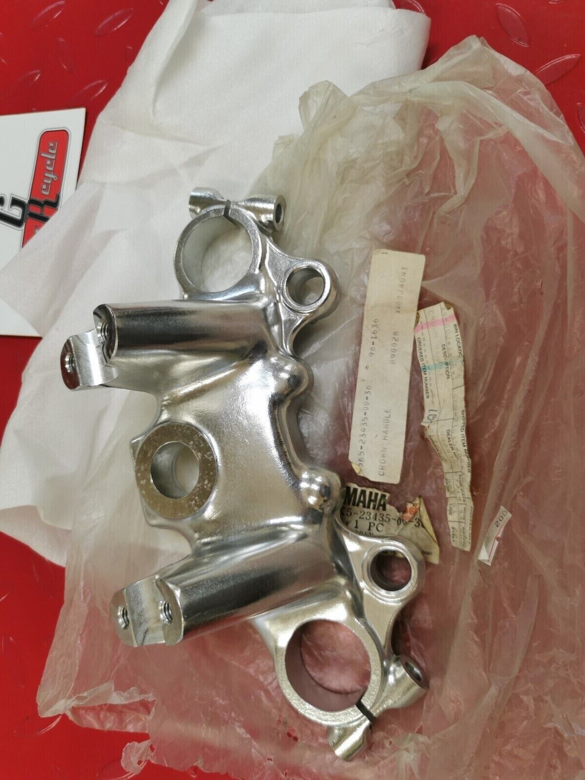 NOS YAMAHA XJ550J UPPER TREE 5K5-23435-00-38 Y15