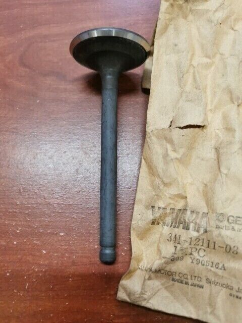 NOS Yamaha TX650 TX750 XS1 INTAKE VALVE 341-12111-03-00 SUB 341-12111-04-00 Y136