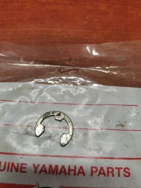 NOS Yamaha SR500 XT500 CIRCLIP 93430-12009-00 SUB 99001-12600-00 Y136