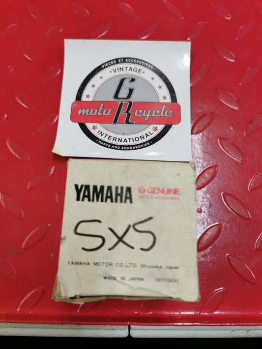 NOS Yamaha YZ250 1982 PISTON 2 O/S 0.50 5X5-11636-00-00 Y27