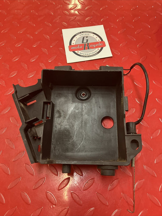 Yamaha XV500 1983 Virago 500 side cover battery tool box holder mounting case