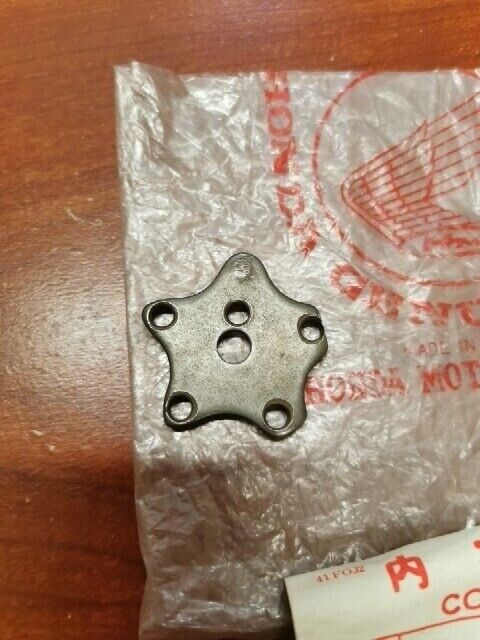 NOS Honda CB350F DRUM STOPPER PLATE 24321-333-010 H80