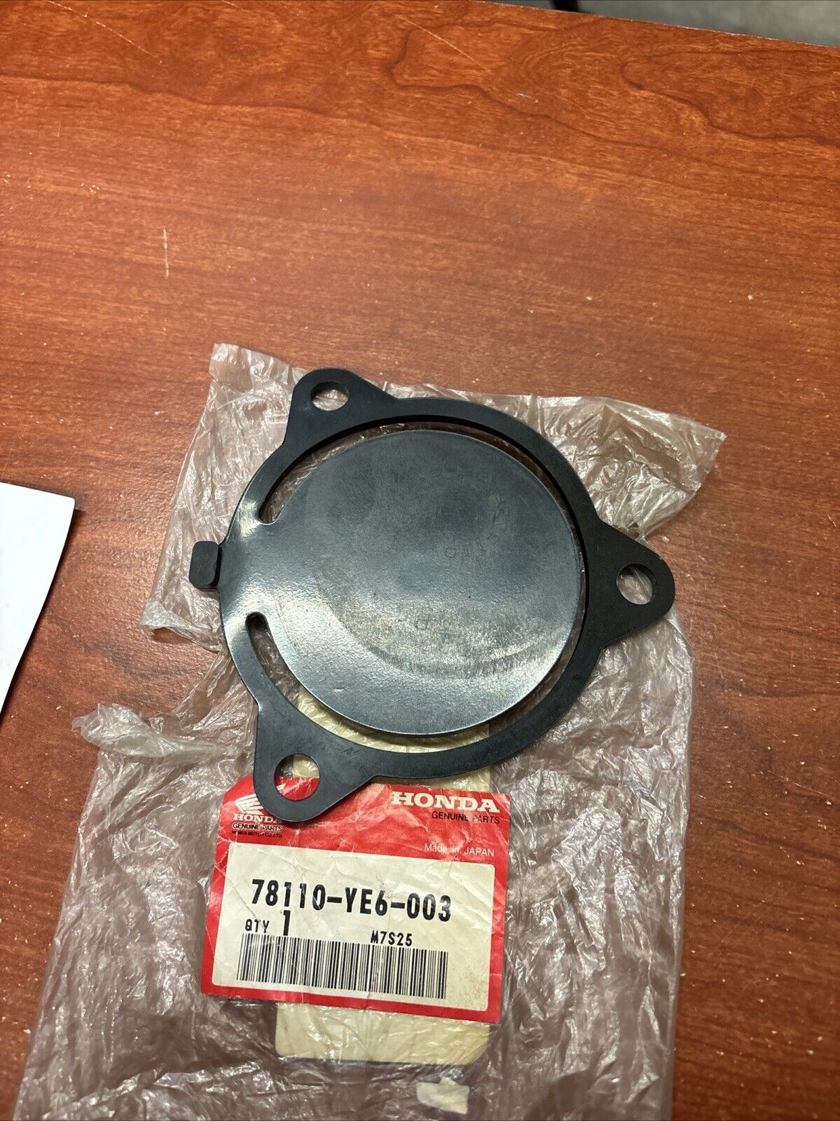 NOS Honda WP30X INLET VALVE 78110-YE6-003 H162