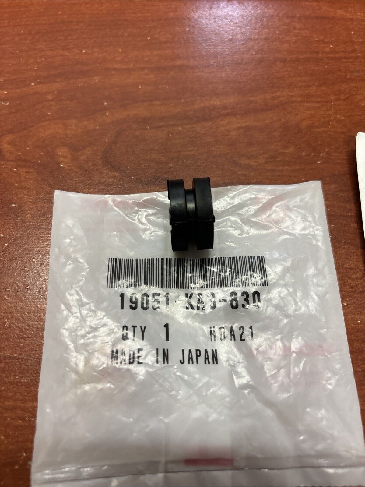 NOS Honda CB1000 F R CB1100 SF RADIATOR MOUNTING RUBBER 19051-KA3-830 H144