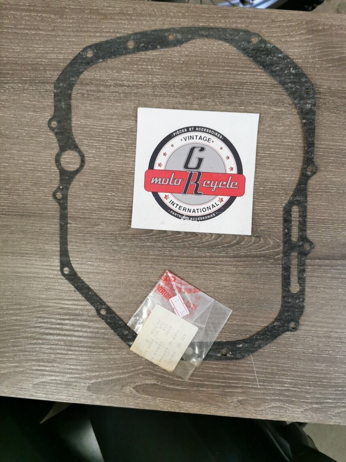 NOS HONDA CX500C 1979 - 1981 GASKET TRANSMISSION COVER 11391-415-000 H61