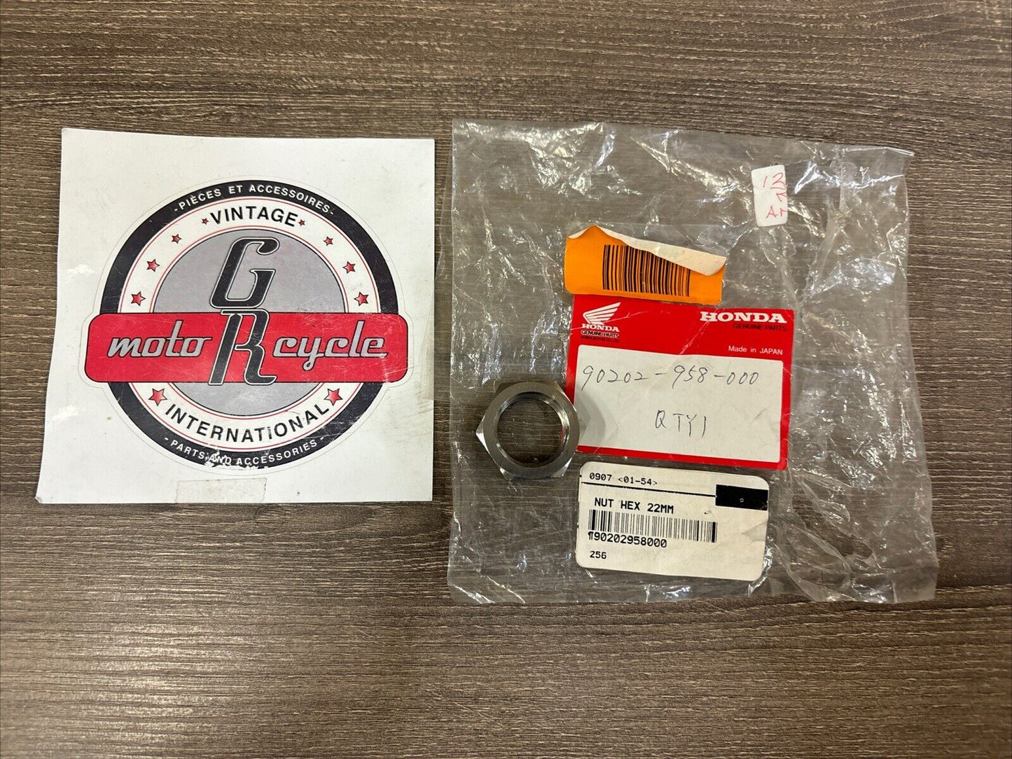 NOS Honda 1980 ATC200 NUT , HEX. 22MM 90202-958-000 H130
