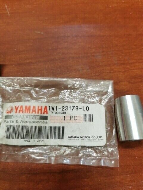 NOS Yamaha SR500 TY250 XJ550 XJ650 XJ700 TAPER SPINDLE 1W1-23173-L0-00 Y105