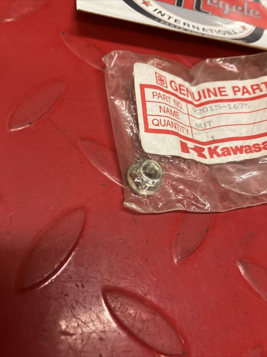 NOS KAWASAKI NUT 92015-1675 K15