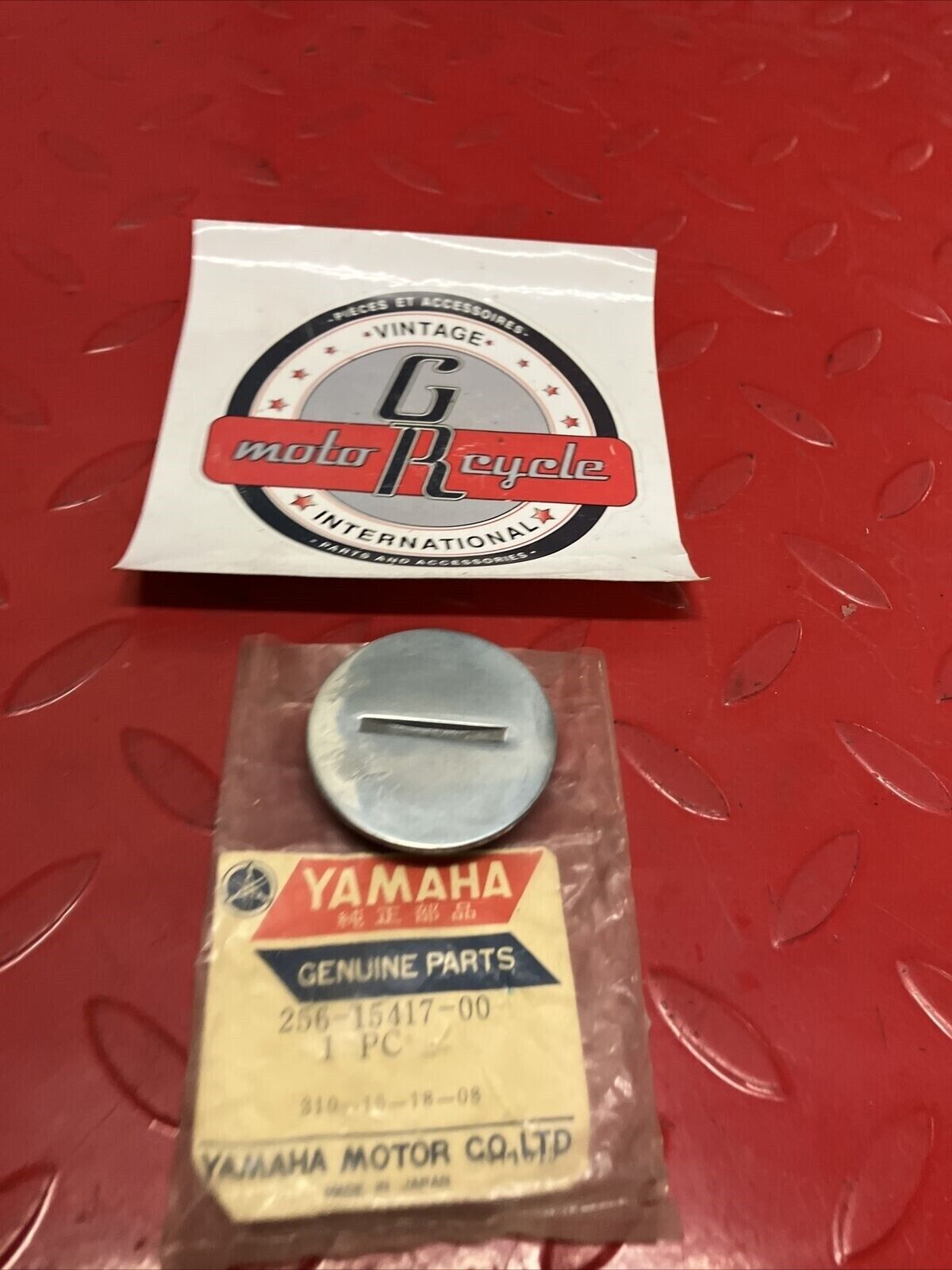 NOS YAMAHA CAP 256-15417-00-00 SUB BY 1J7-15417-02-00 Y64