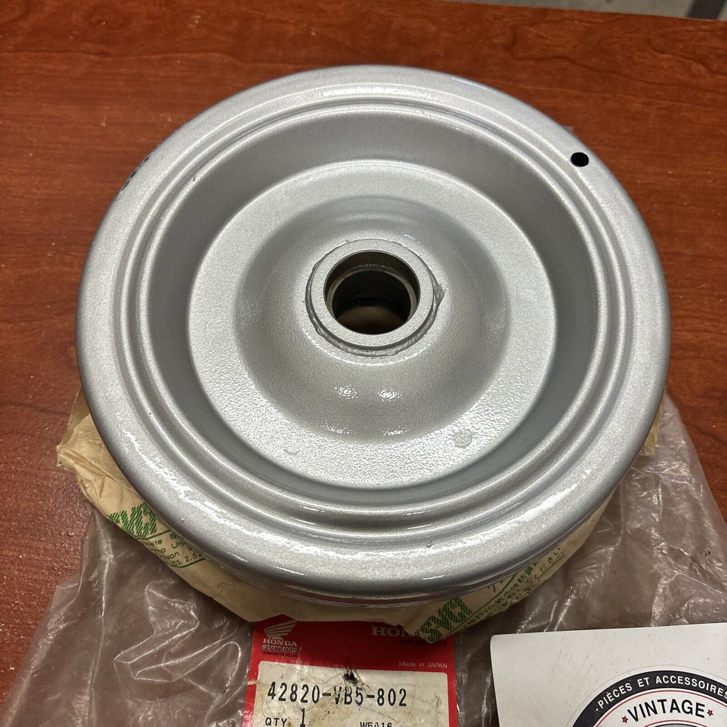 NOS Honda HRC215 HRC216 K1 PROPELLED WHEEL HUB 42820-VB5-802 H154