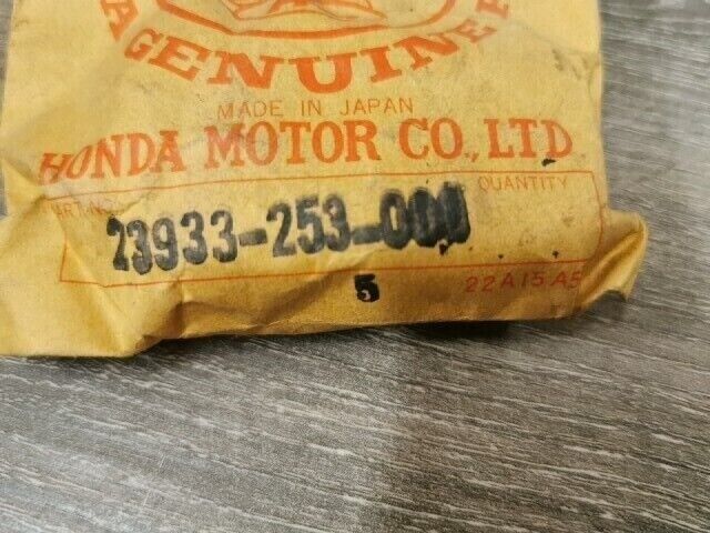 NOS HONDA C70 C72 C75 C77 1958 - 1964 BUSH C 14MM 23933-253-000  H77