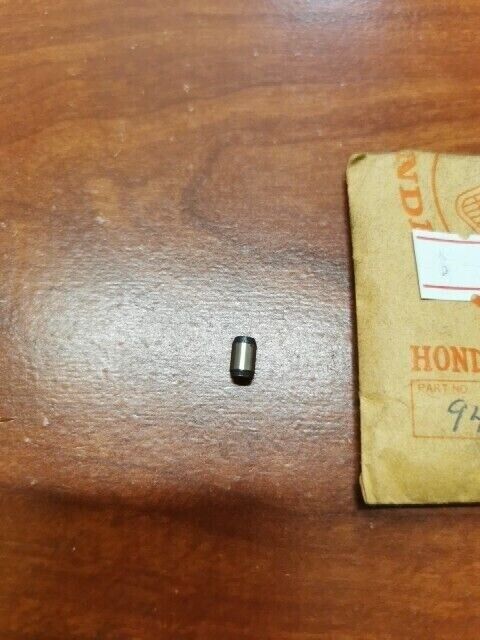 NOS Honda C90 CL90 CT90 S90 S600 S800 KNOCK DOWEL PIN 4X6,5 94302-04065 H90