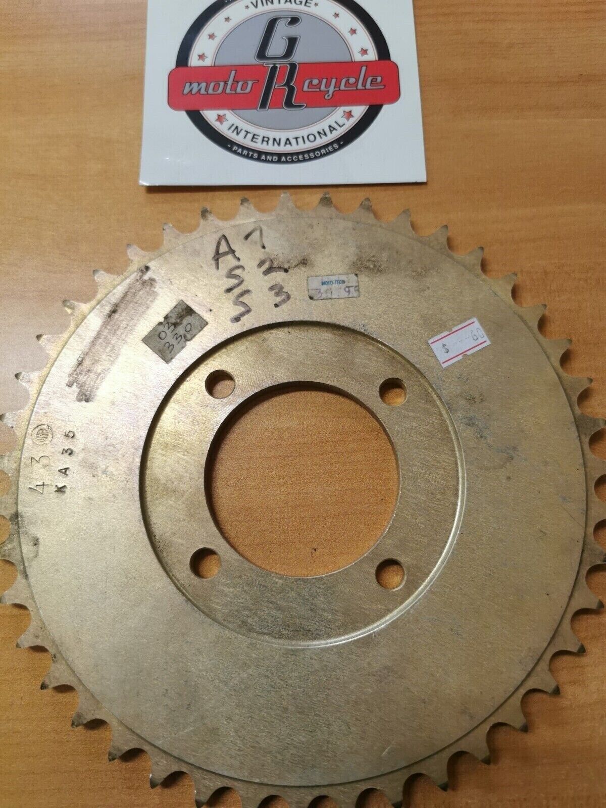 Nos Kawasaki A7 S2 S3 REAR SPROCKET 43T 03-330   K3