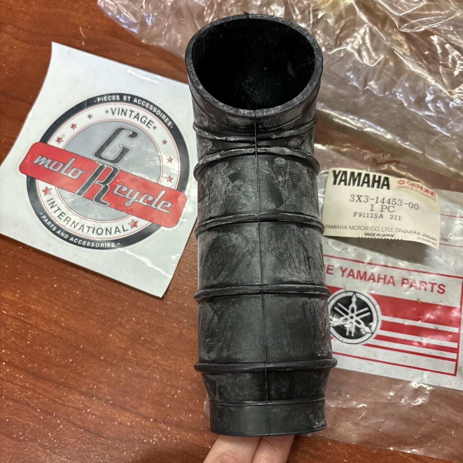 NOS Yamaha 1980 1981 YT125 AIR CLEANER JOINT 3X3-14453-00-00 Y172
